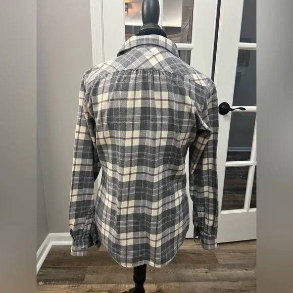 Columbia Gray, Cream & Purple Plaid Button-Up Size S Like new - Picture 4 of 9